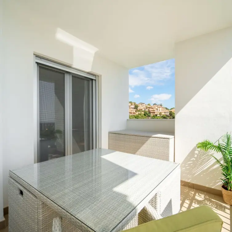Venta de apartamento en planta media en La Mairena