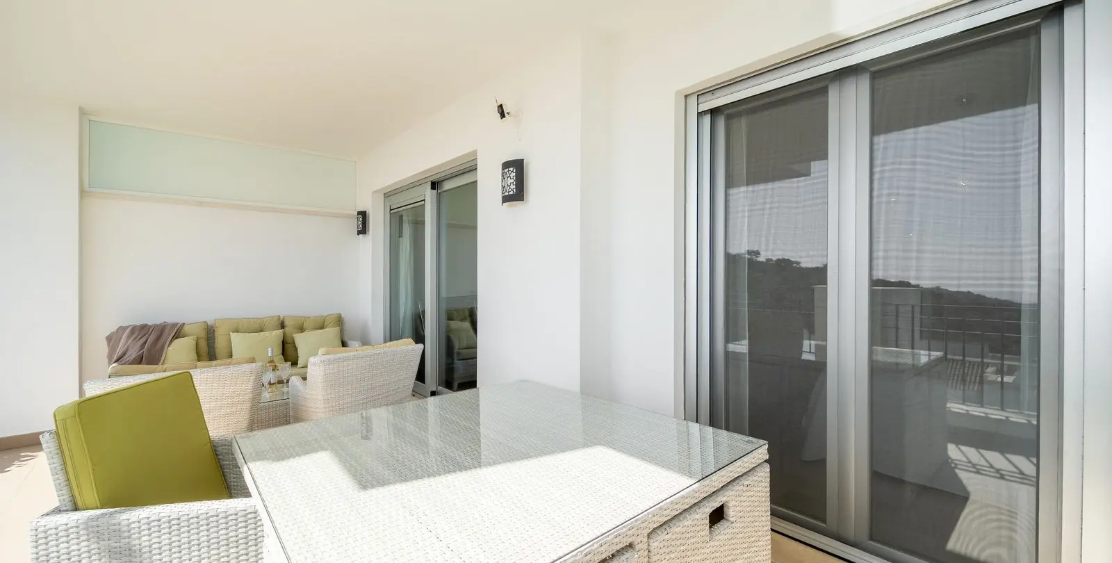 Venta de apartamento en planta media en La Mairena 7