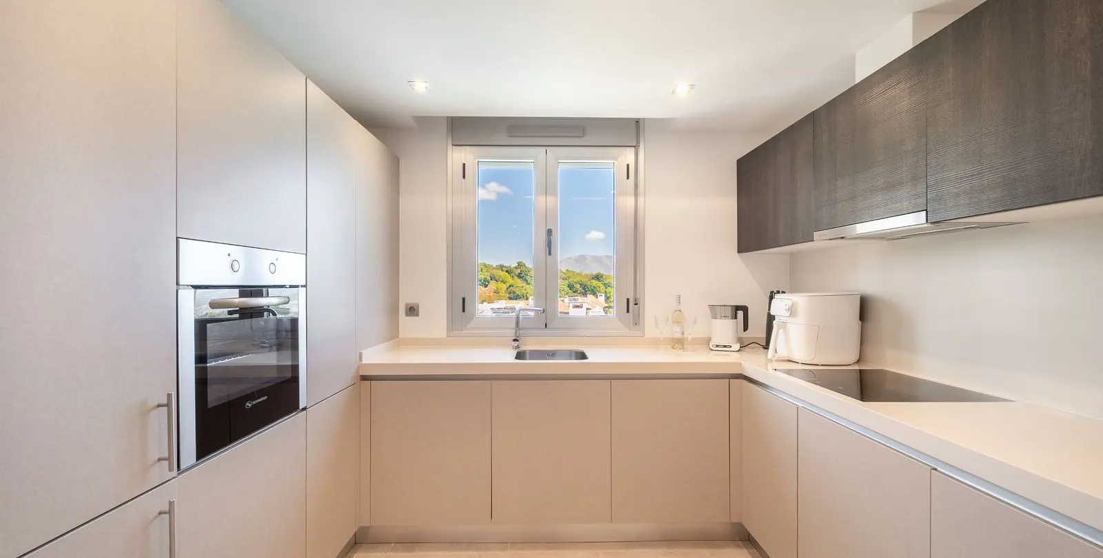 Venta de apartamento en planta media en La Mairena 15