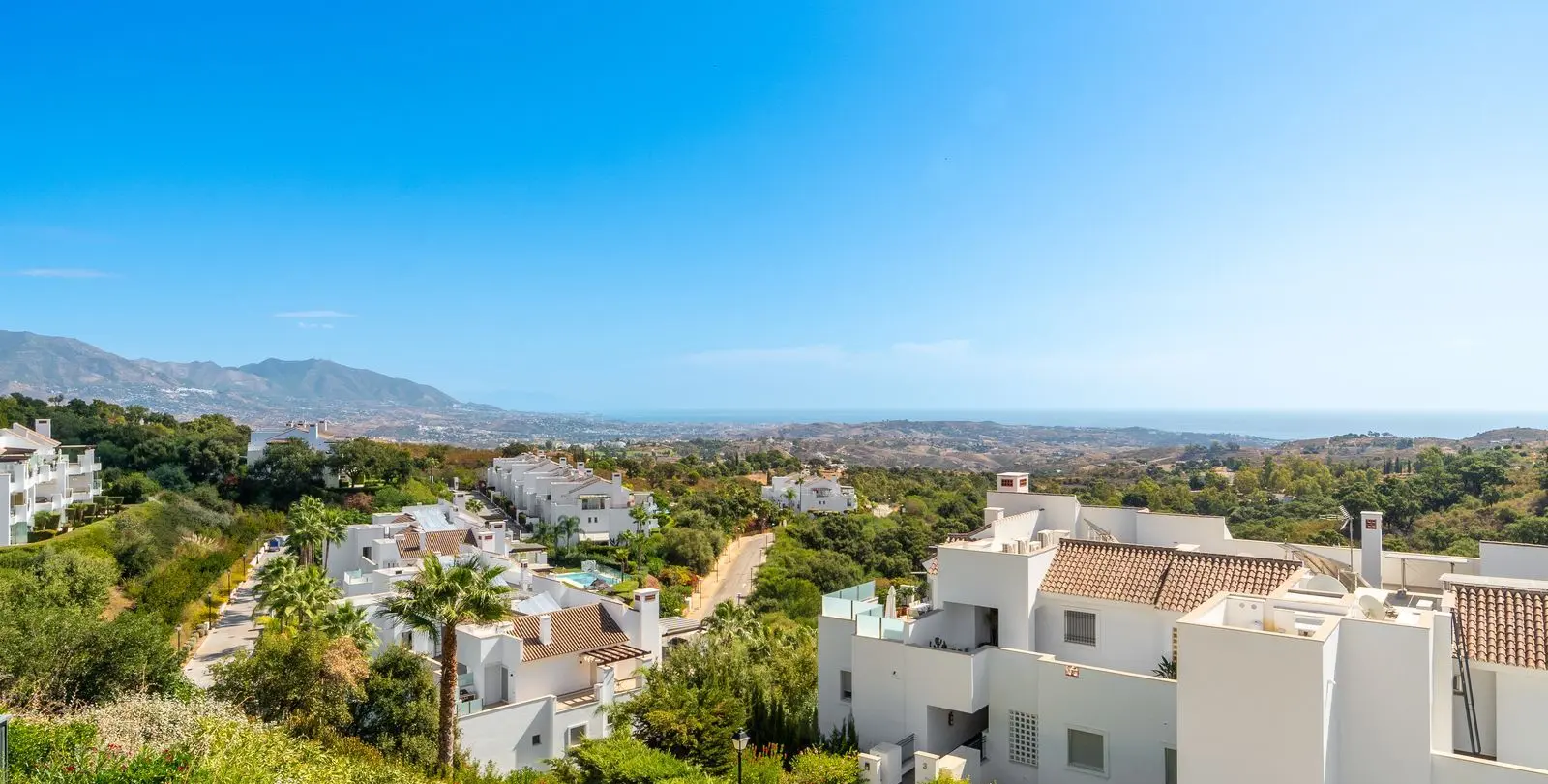Venta de apartamento en planta media en La Mairena 19