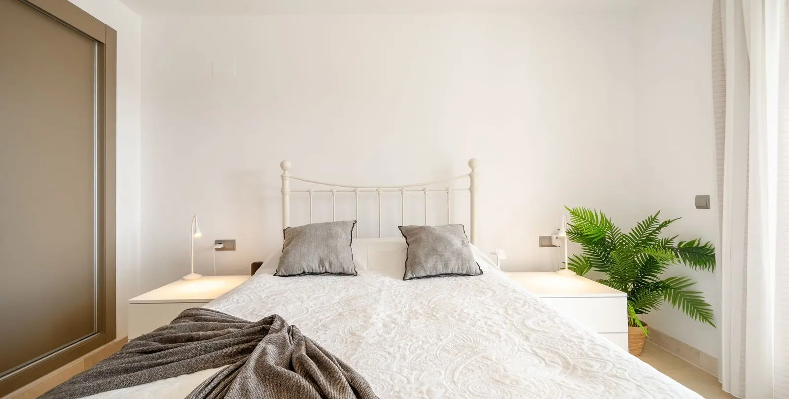 Venta de apartamento en planta media en La Mairena 21