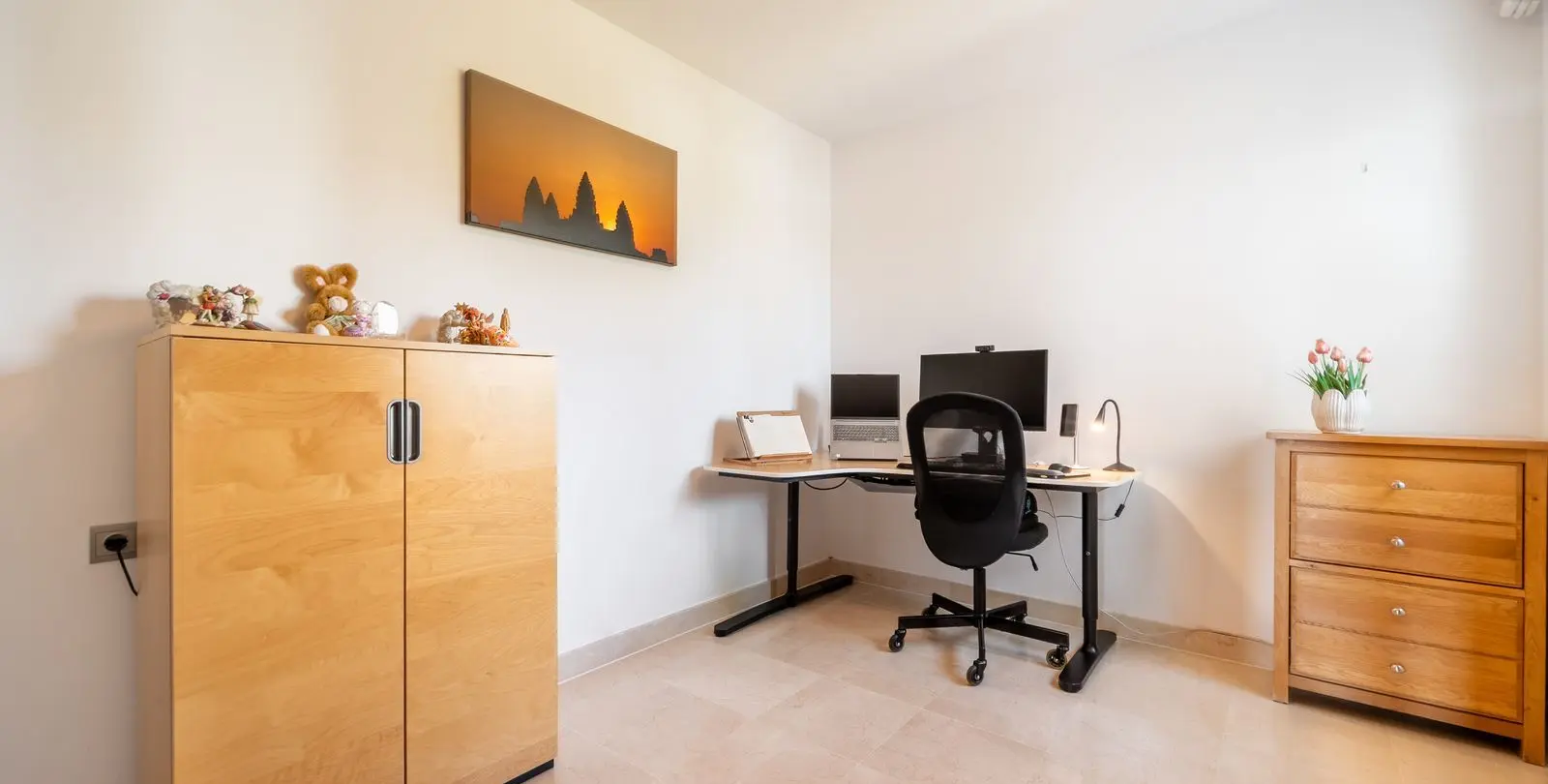 Venta de apartamento en planta media en La Mairena 26