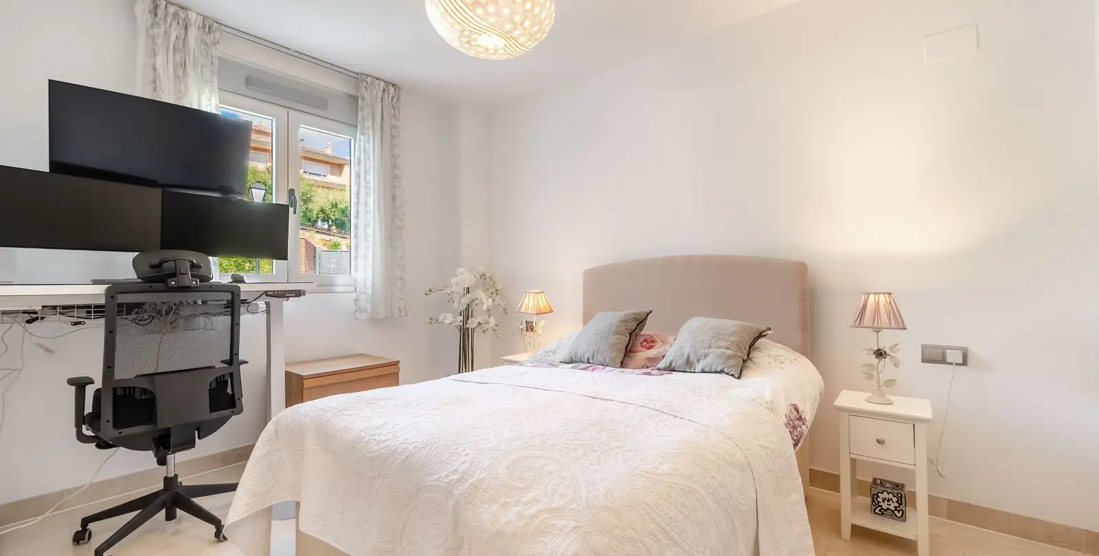 Venta de apartamento en planta media en La Mairena 29