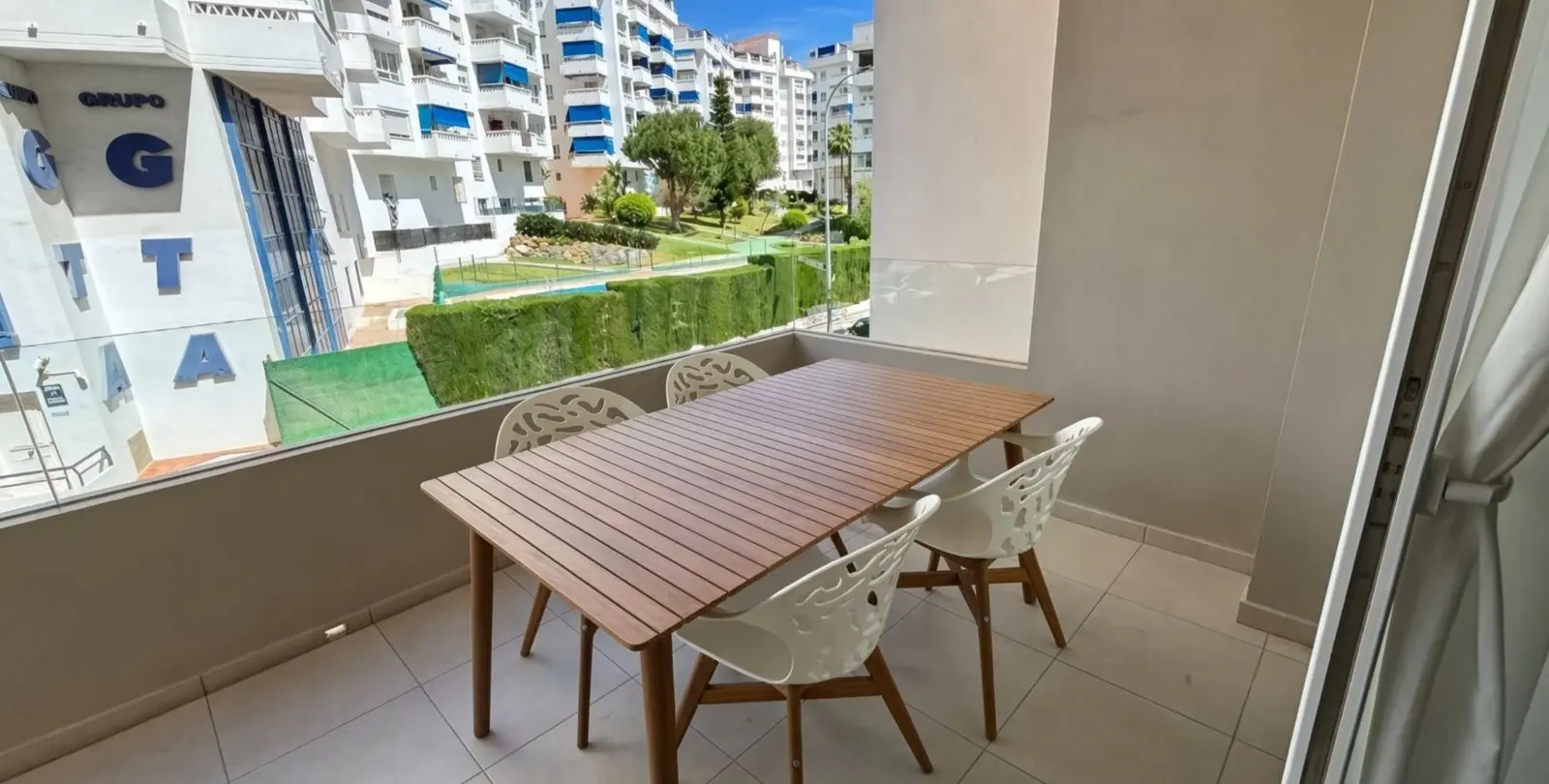 Sale of middle floor apartment in La Campana 1