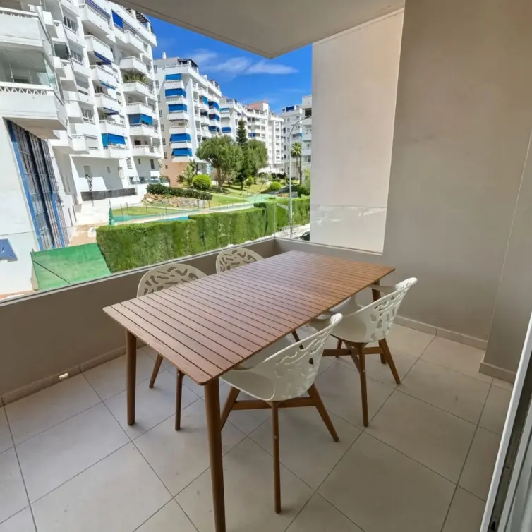 Sale of middle floor apartment in La Campana