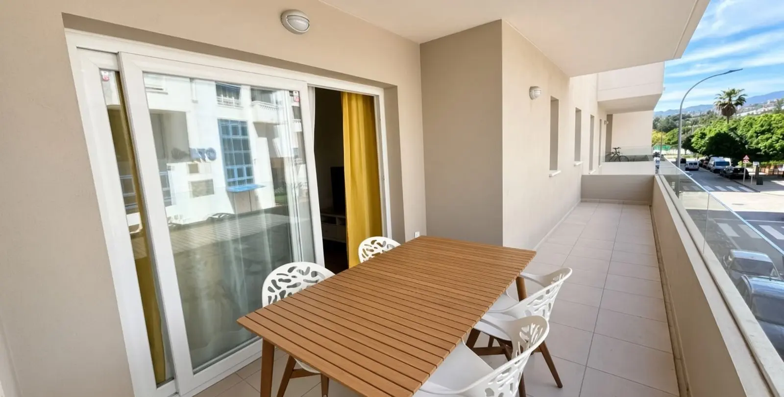 Sale of middle floor apartment in La Campana 2