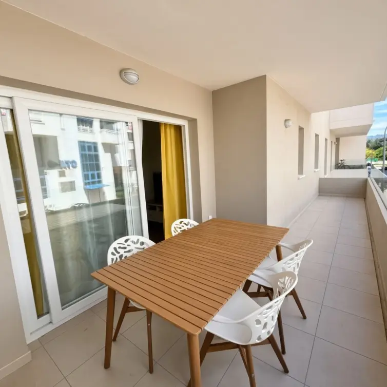 Sale of middle floor apartment in La Campana