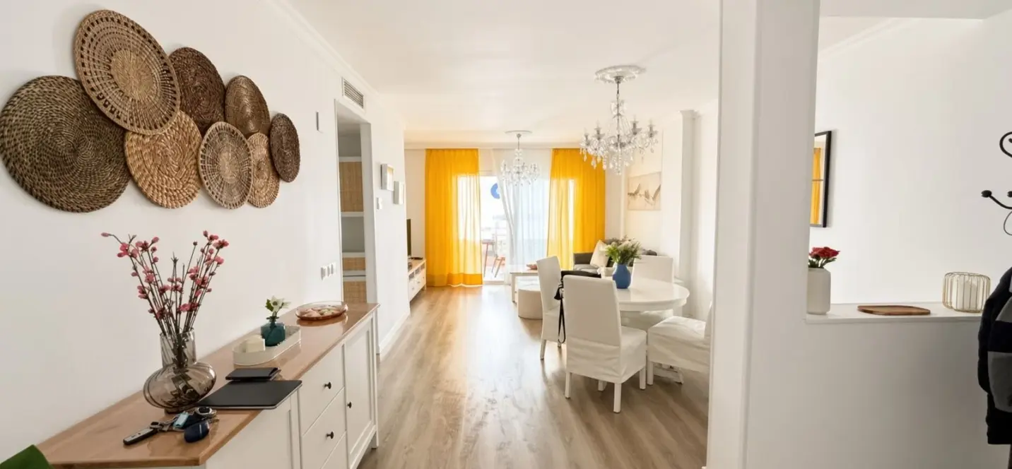 Sale of middle floor apartment in La Campana 2