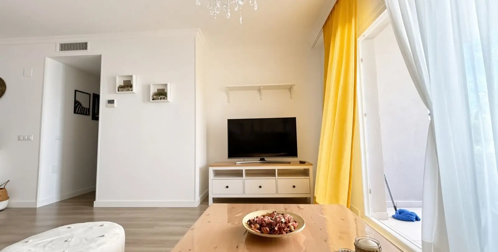 Sale of middle floor apartment in La Campana 4