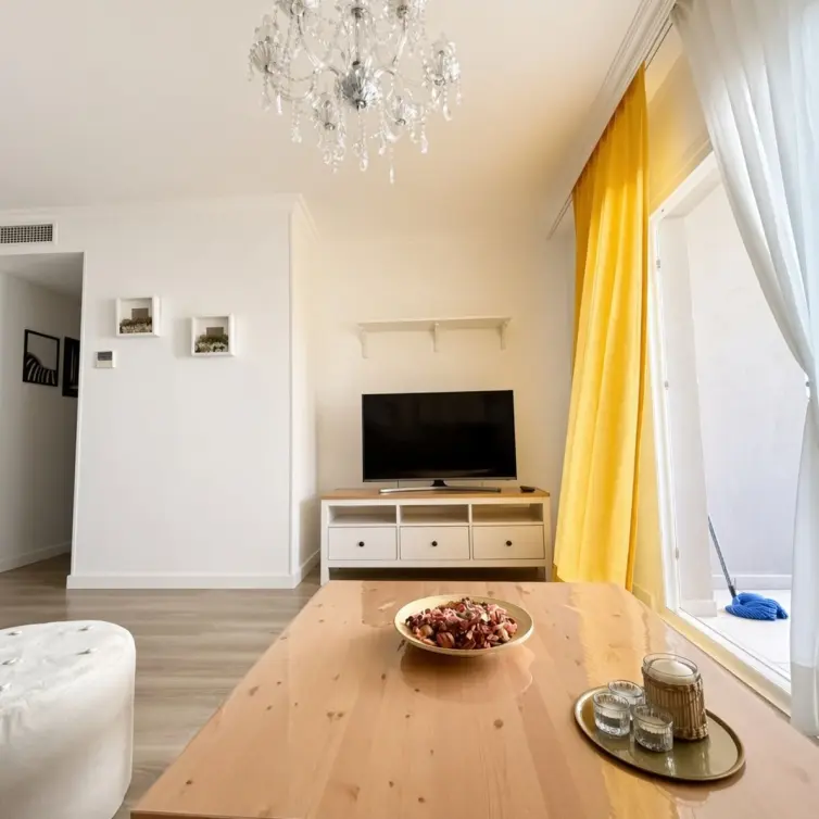Sale of middle floor apartment in La Campana