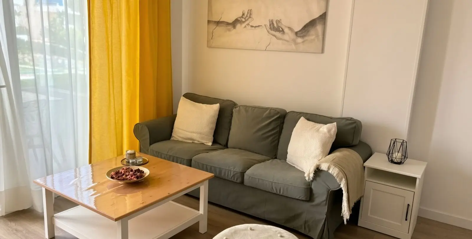 Sale of middle floor apartment in La Campana 5