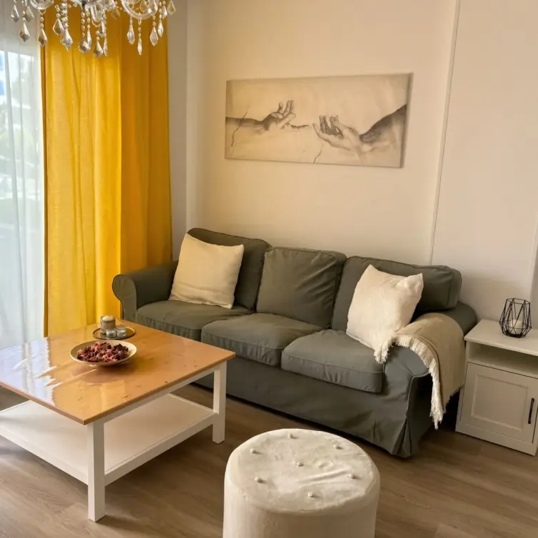 Sale of middle floor apartment in La Campana