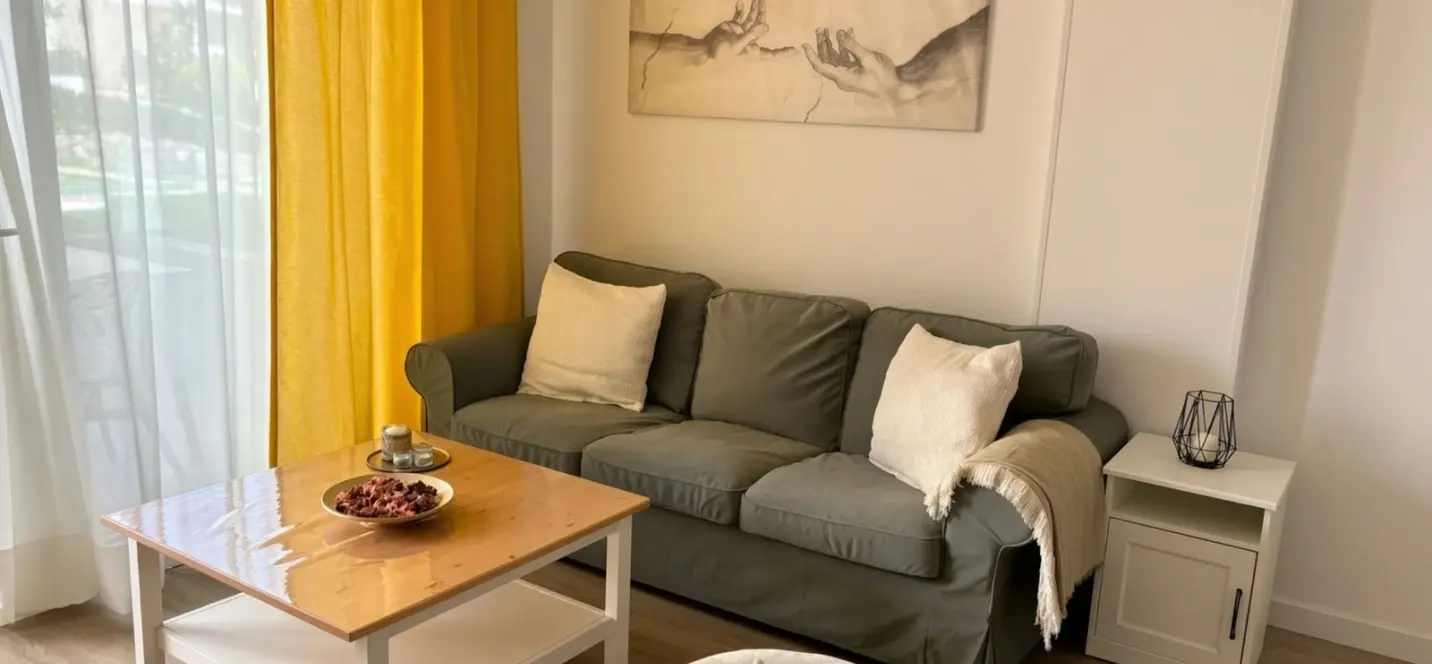 Sale of middle floor apartment in La Campana 4