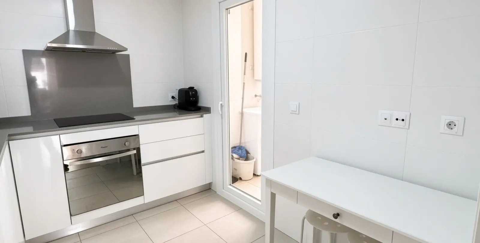 Sale of middle floor apartment in La Campana 8