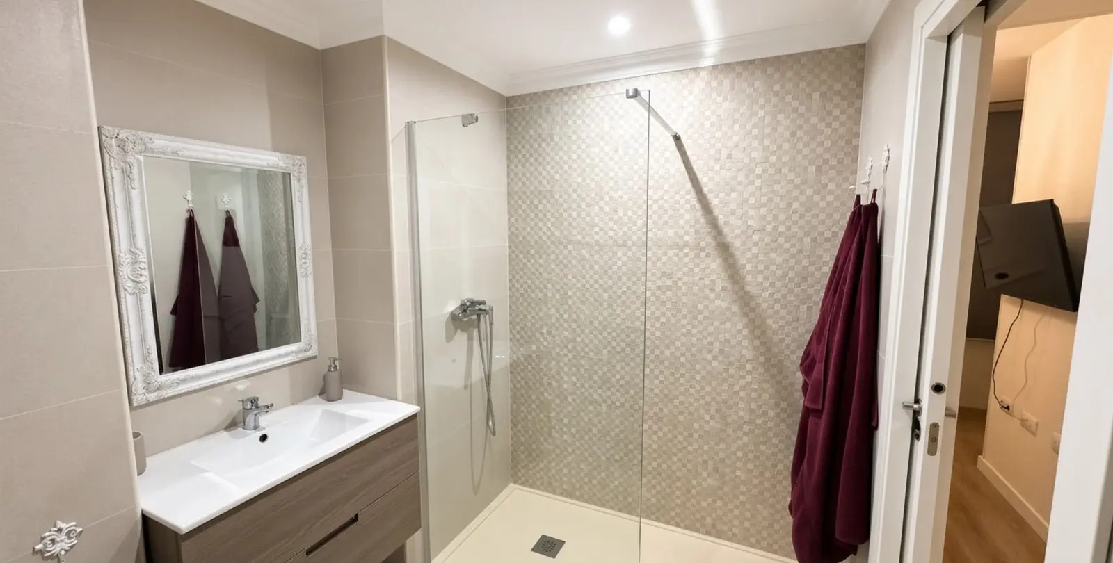 Sale of middle floor apartment in La Campana 10
