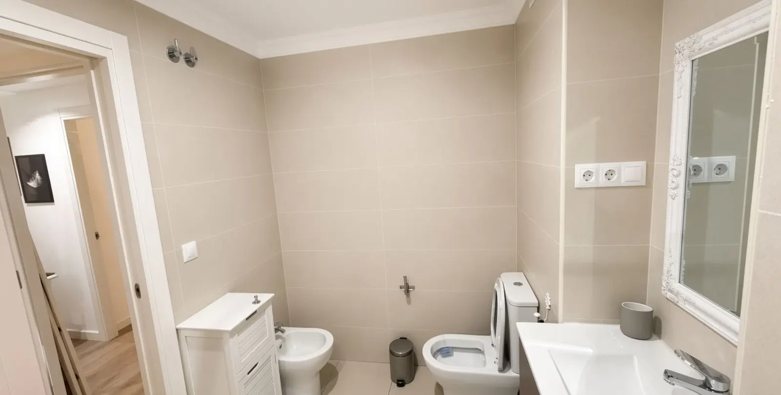 Sale of middle floor apartment in La Campana 17
