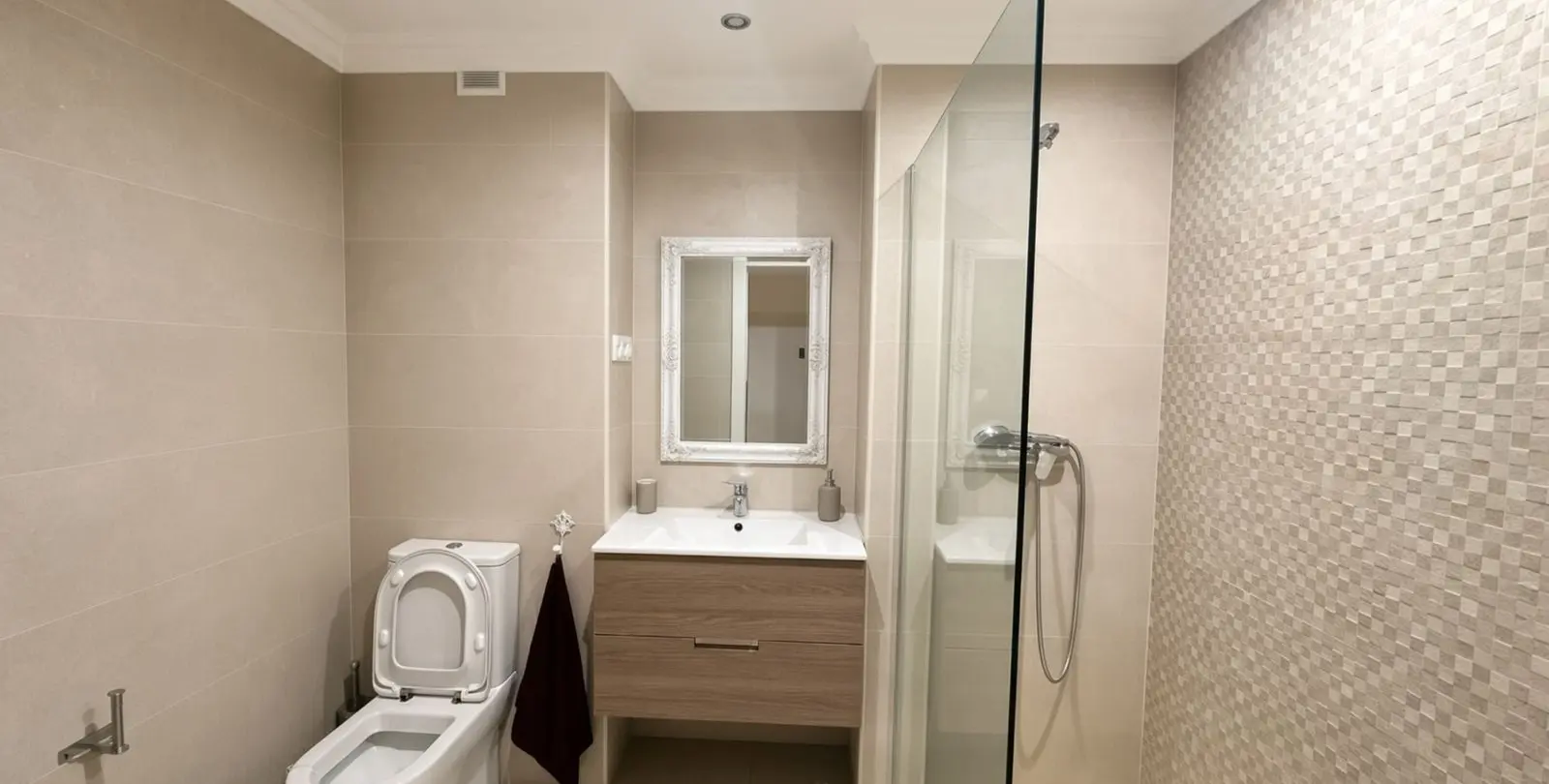 Sale of middle floor apartment in La Campana 18