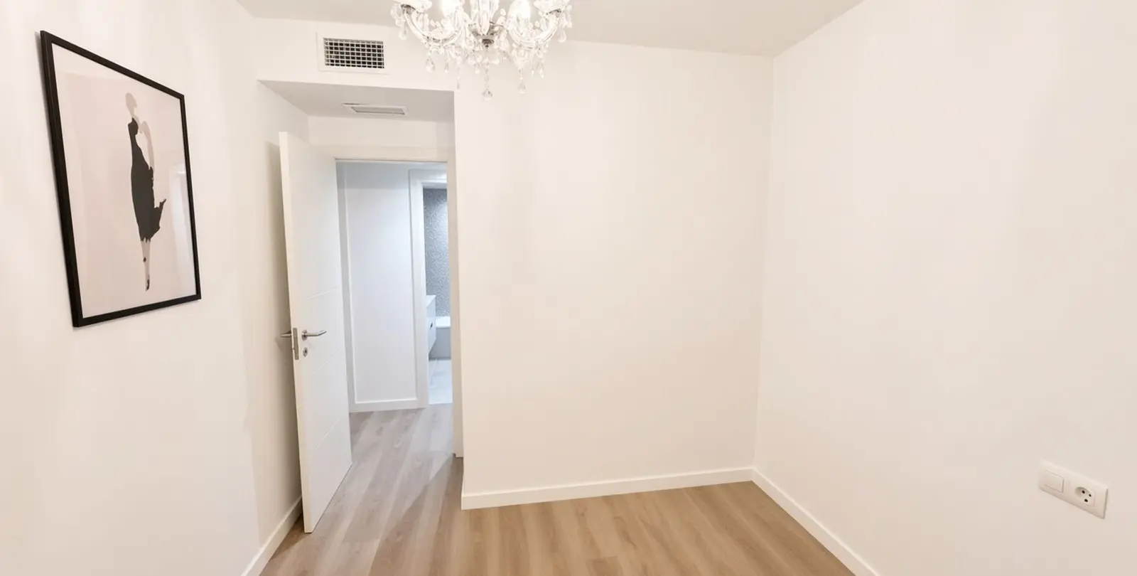 Sale of middle floor apartment in La Campana 24