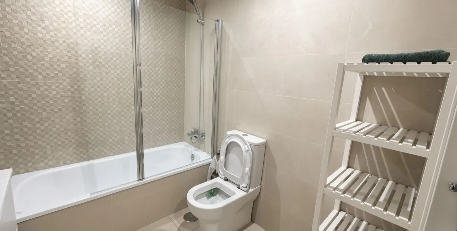 Sale of middle floor apartment in La Campana 31