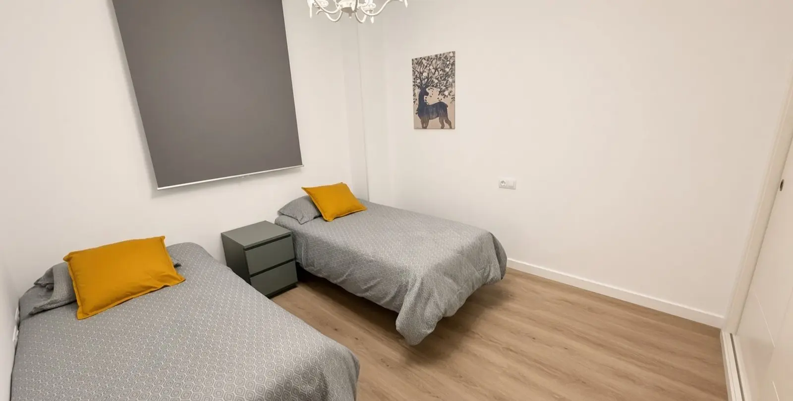 Sale of middle floor apartment in La Campana 32