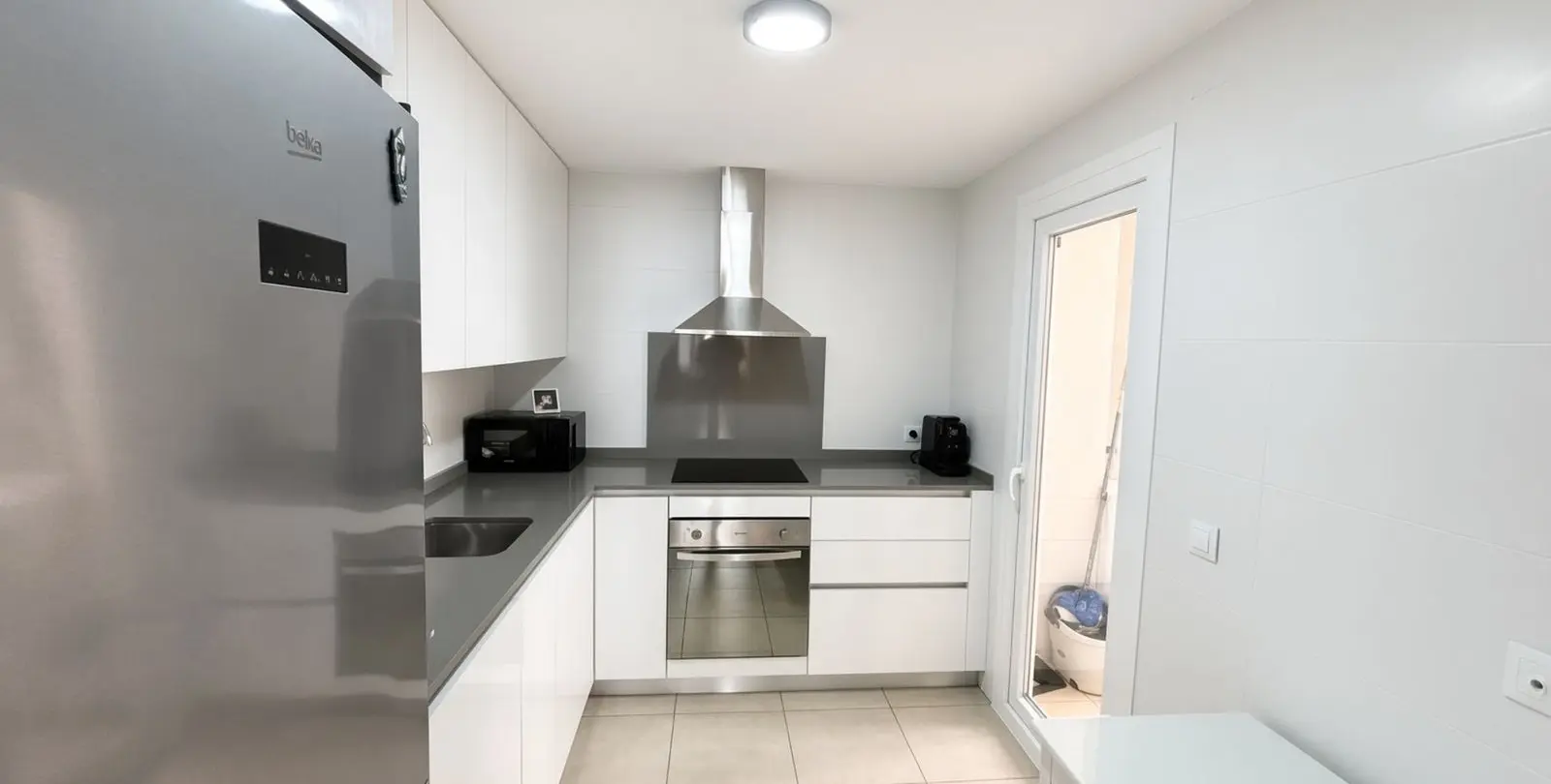 Sale of middle floor apartment in La Campana 33