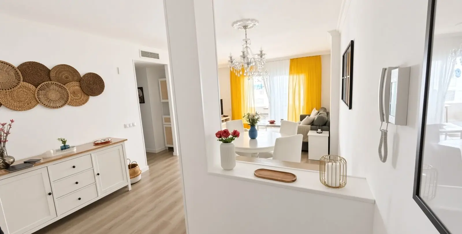 Sale of middle floor apartment in La Campana 35