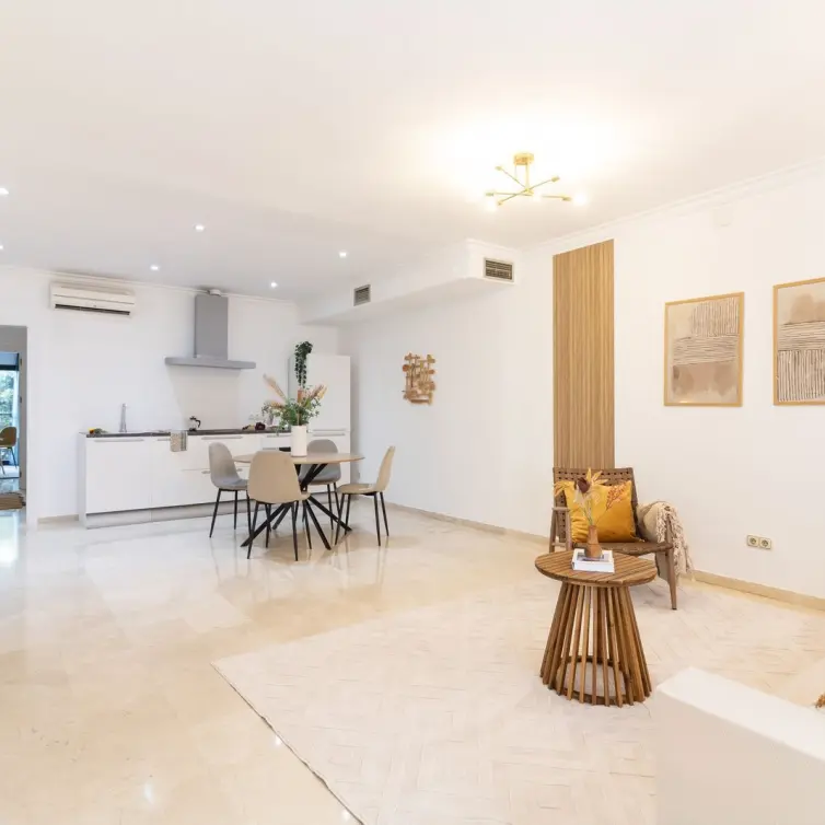 Sale of ground floor apartment in Puerto Banús