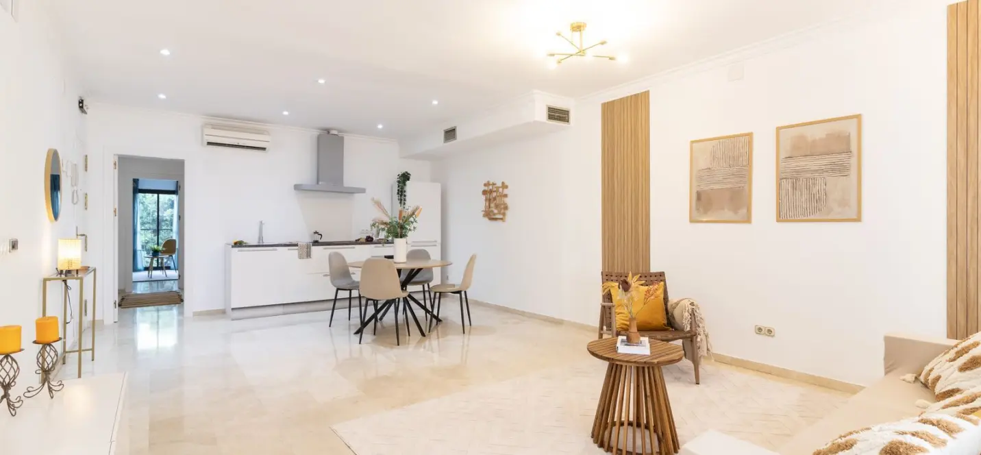 Sale of ground floor apartment in Puerto Banús 1