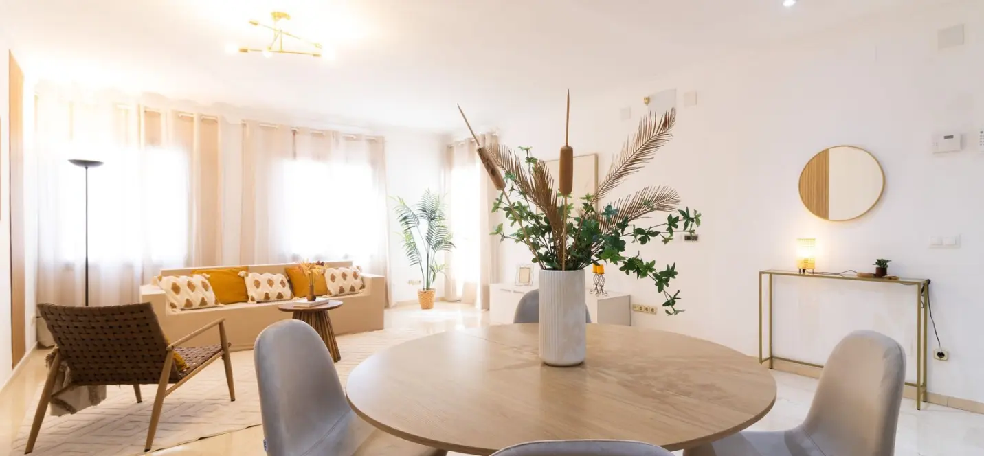 Sale of ground floor apartment in Puerto Banús 2