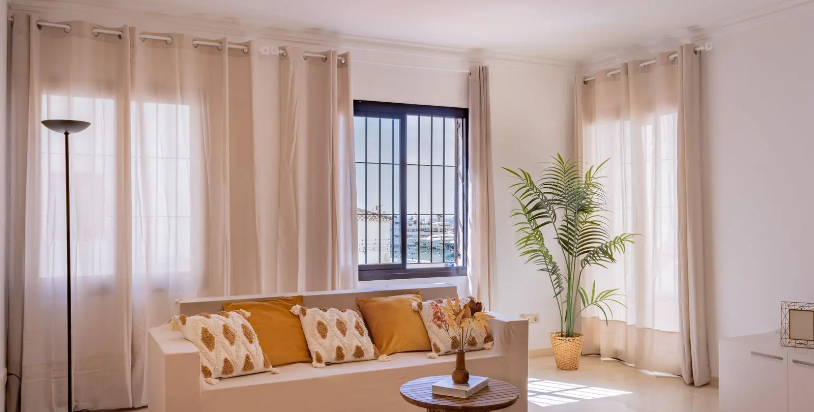 Sale of ground floor apartment in Puerto Banús 4