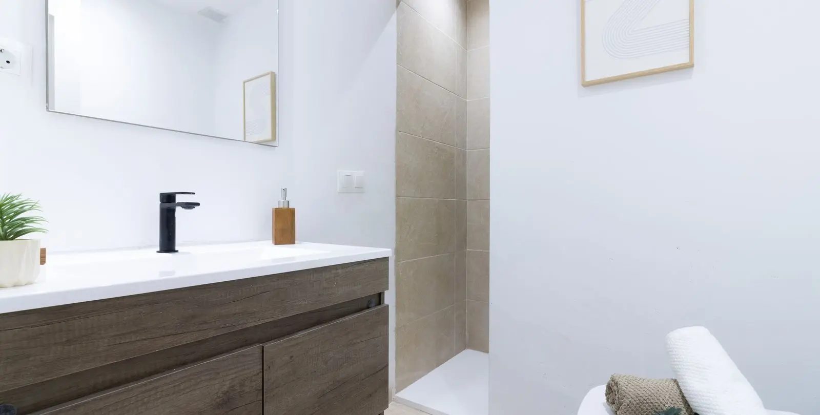 Sale of ground floor apartment in Puerto Banús 17