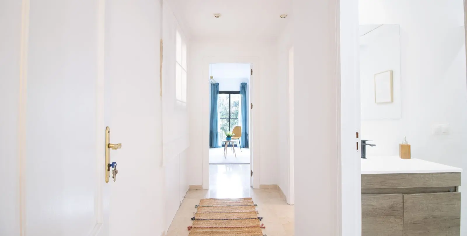 Sale of ground floor apartment in Puerto Banús 18