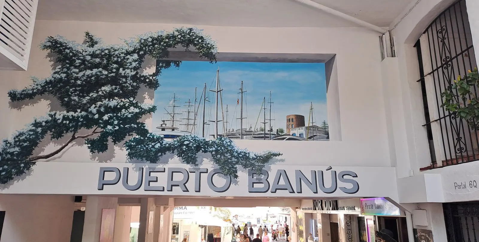 Sale of ground floor apartment in Puerto Banús 21