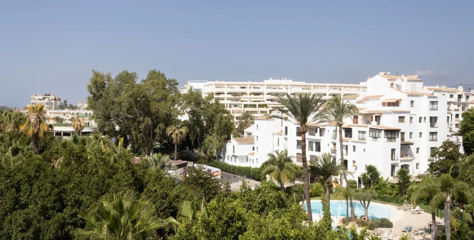 Sale of ground floor apartment in Puerto Banús 25