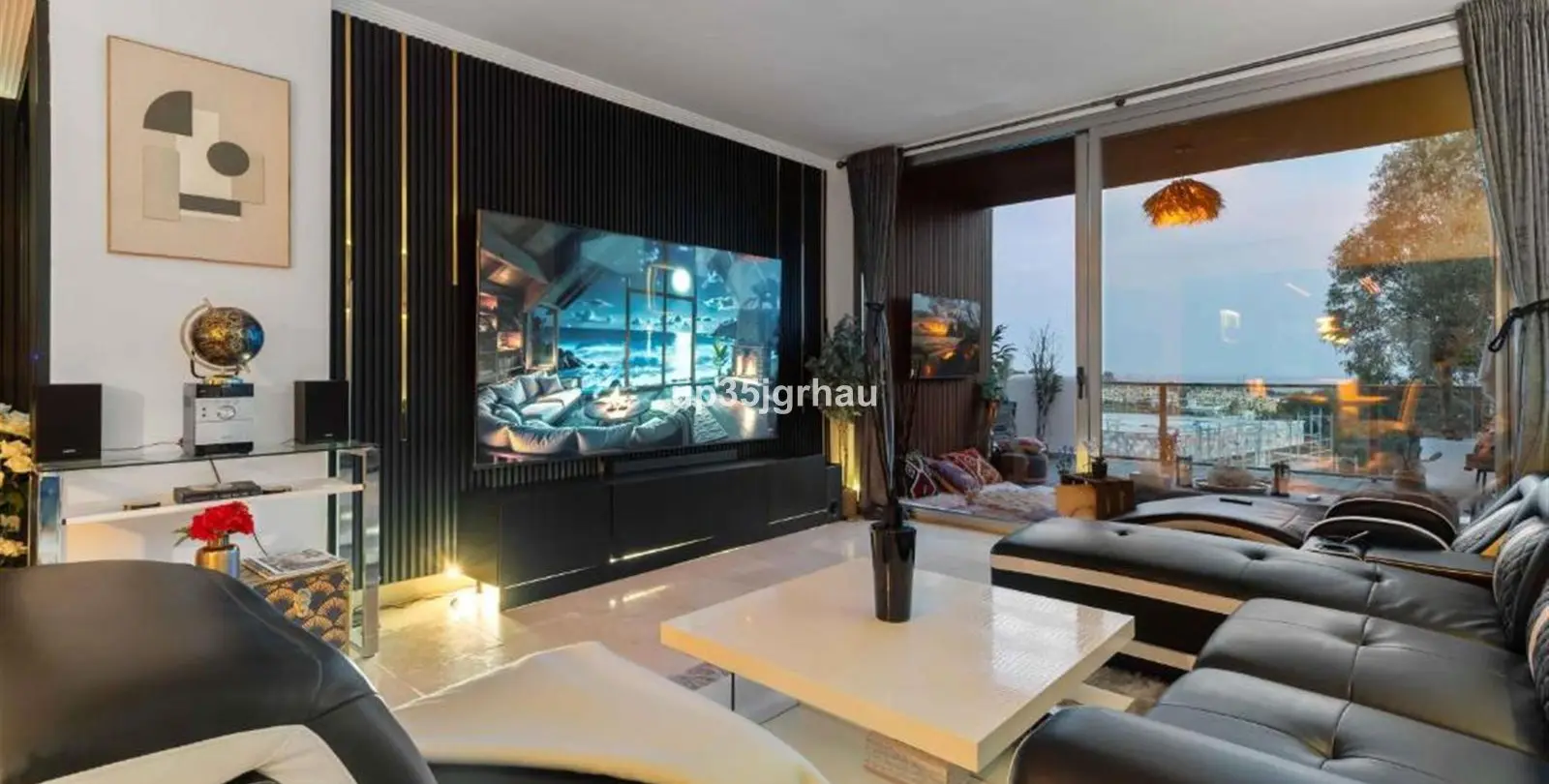 Sale of middle floor apartment in Estepona 8