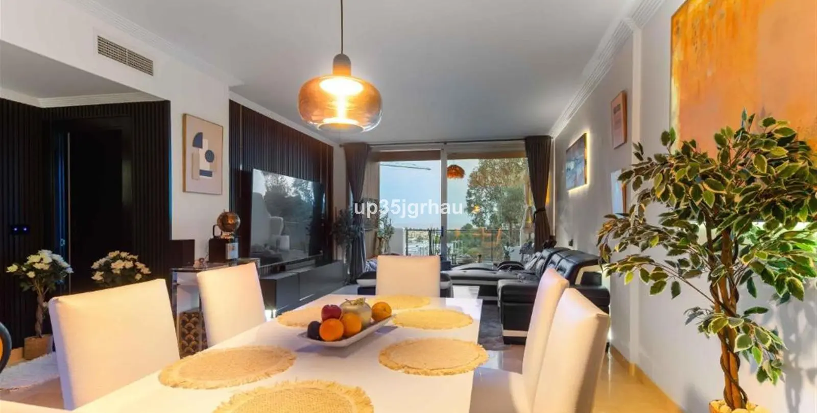 Sale of middle floor apartment in Estepona 9