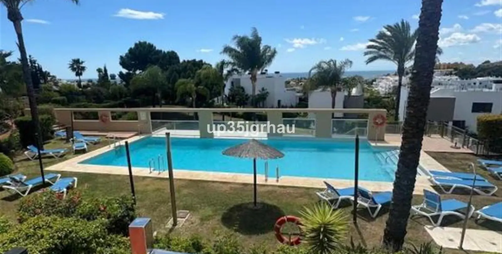 Sale of middle floor apartment in Estepona 29