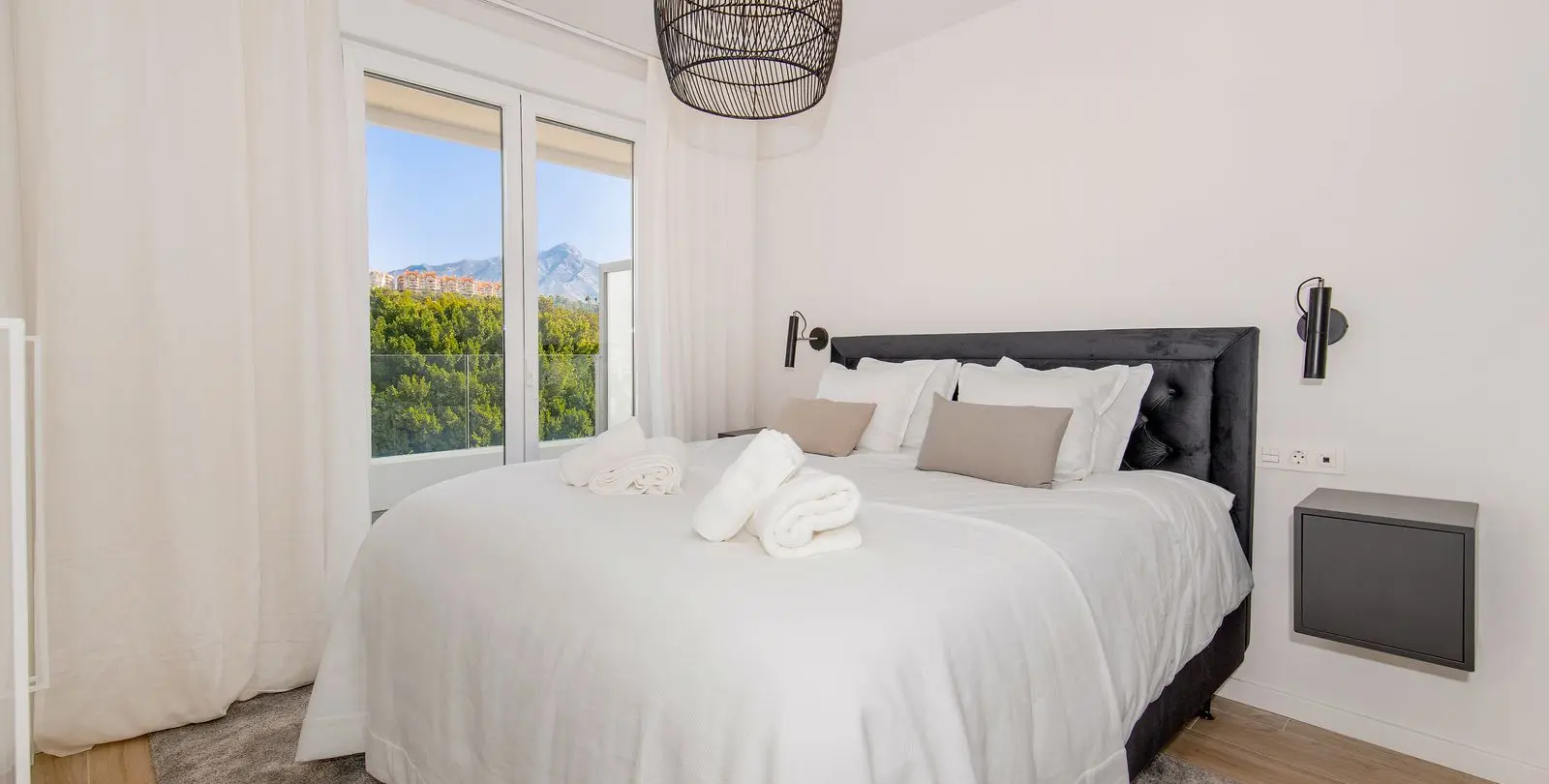 Venta de apartamento en planta media en Nueva Andalucía 9