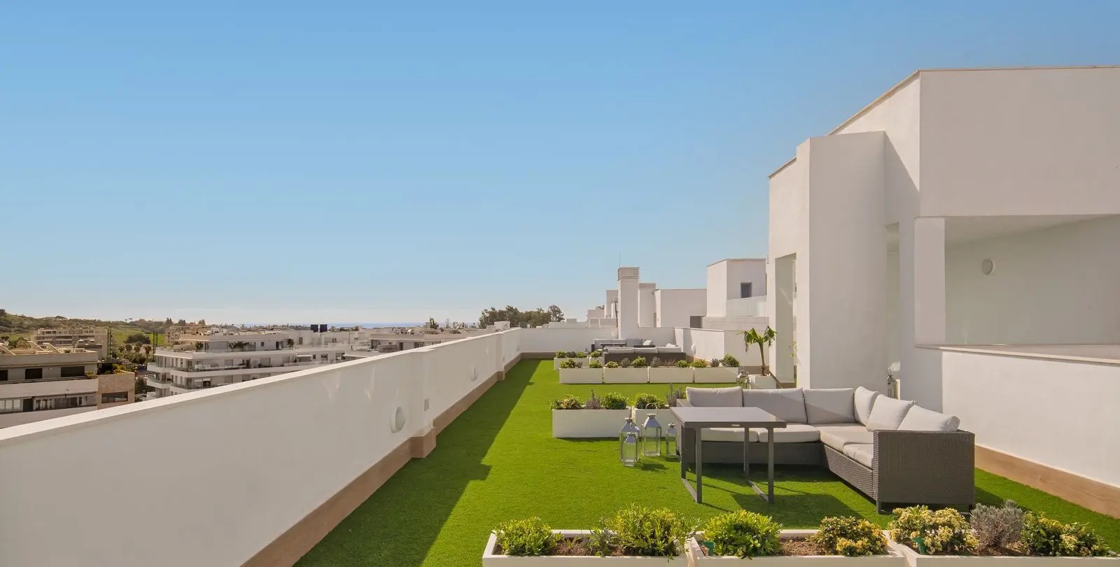 Venta de apartamento en planta media en Nueva Andalucía 16