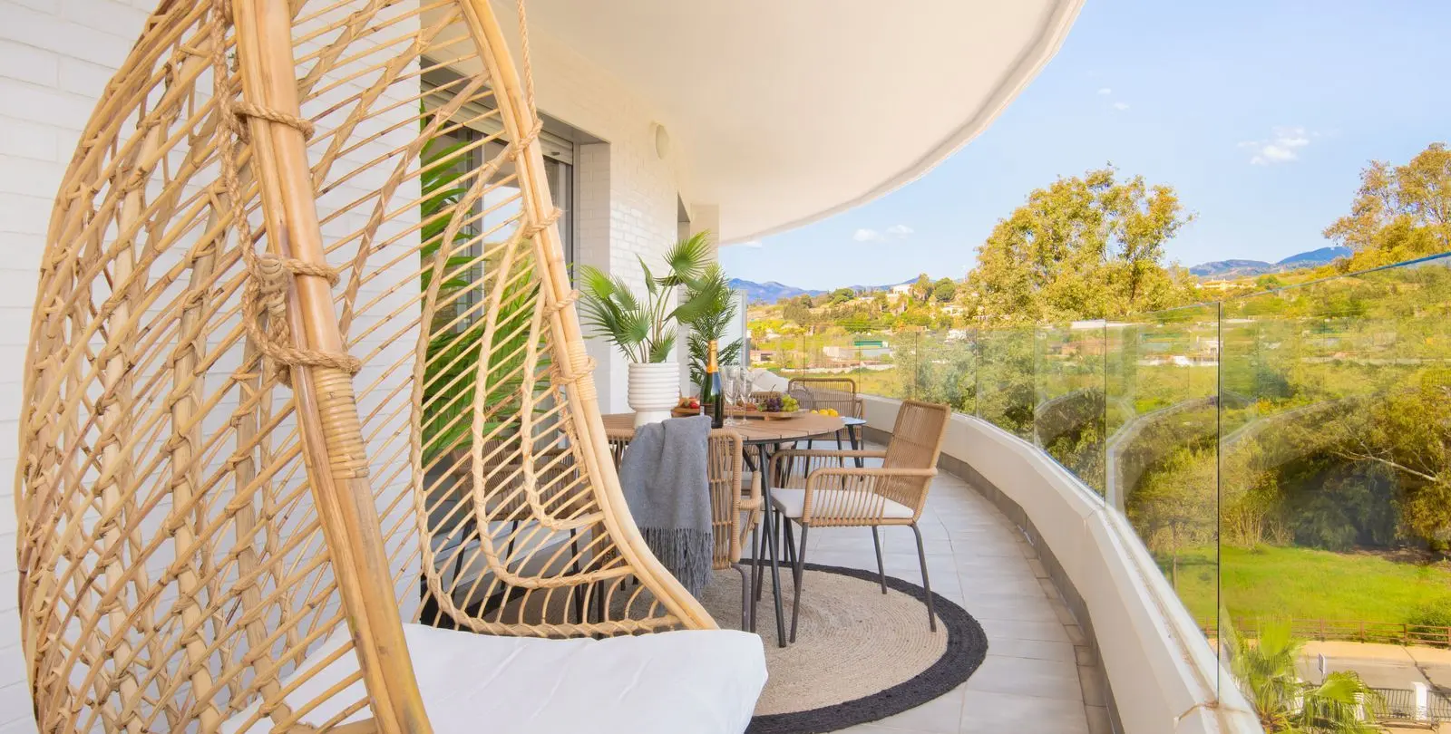 Venta de apartamento en planta media en Nueva Andalucía 19