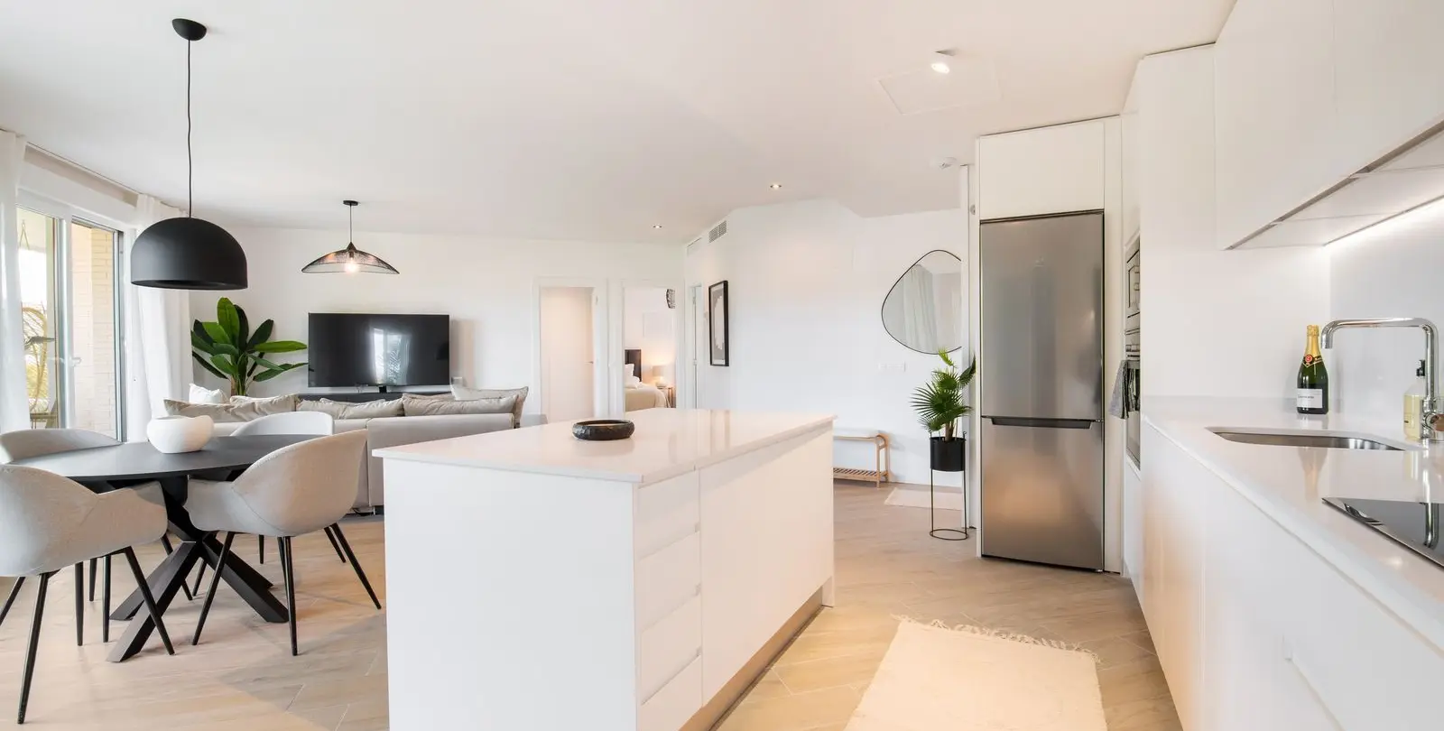 Venta de apartamento en planta media en Nueva Andalucía 26