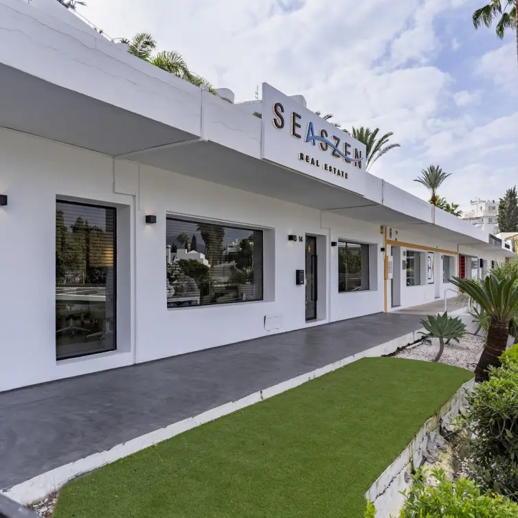Sale of office in Guadalmina Alta