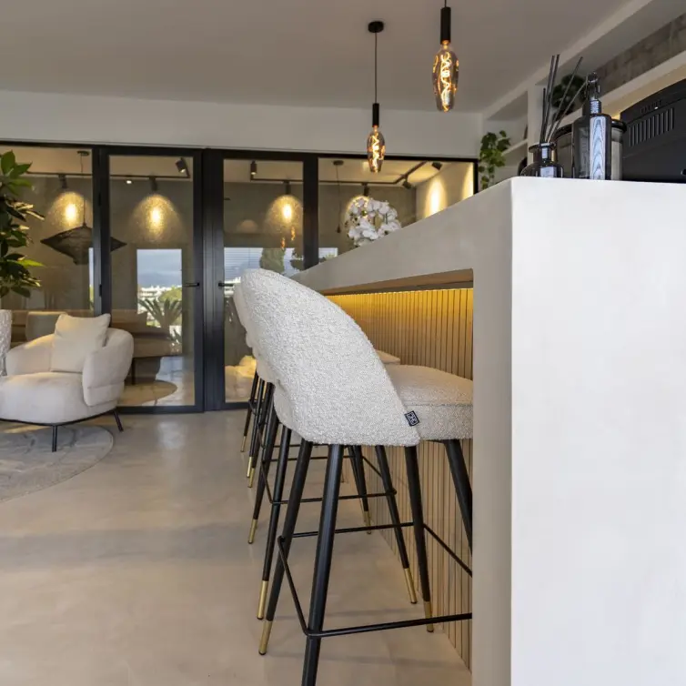 Sale of office in Guadalmina Alta