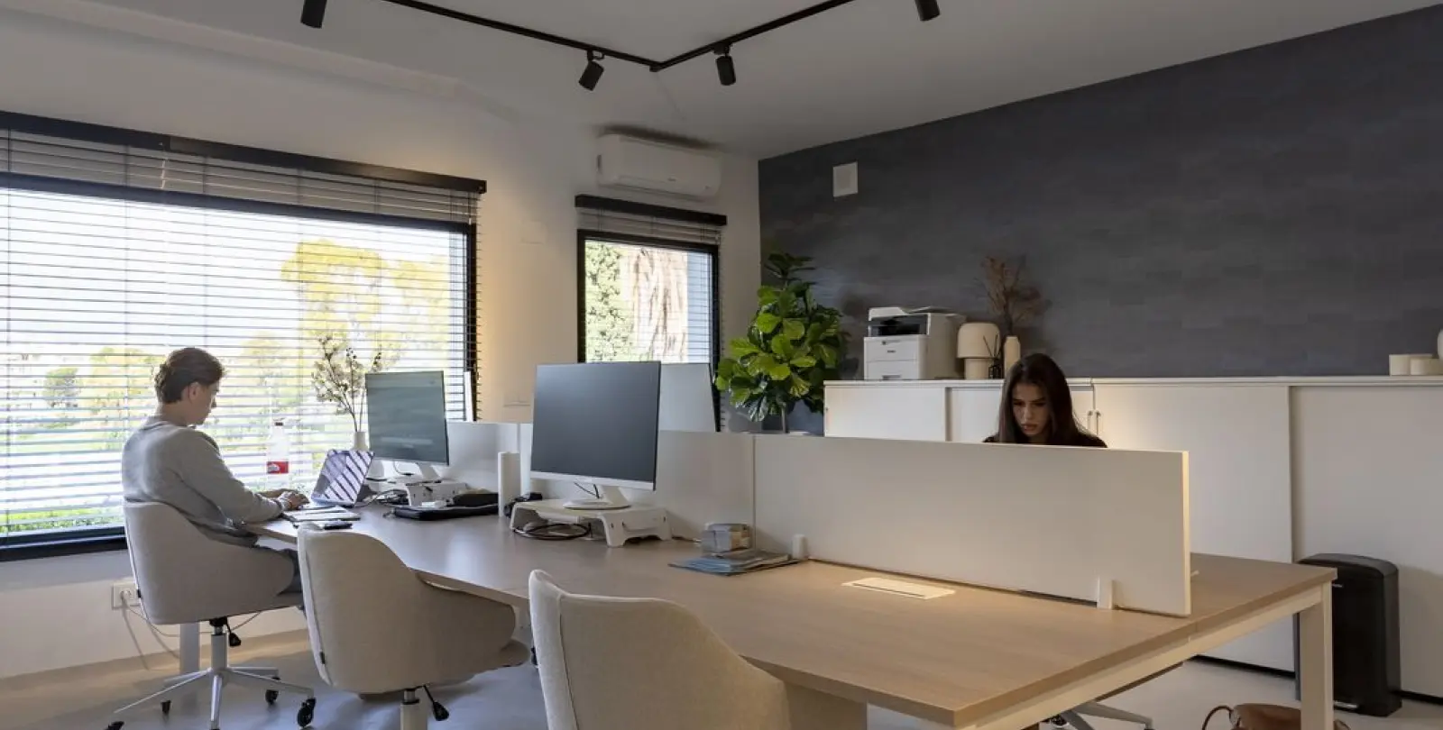 Sale of office in Guadalmina Alta 16