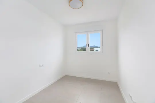 Image 4 thumb