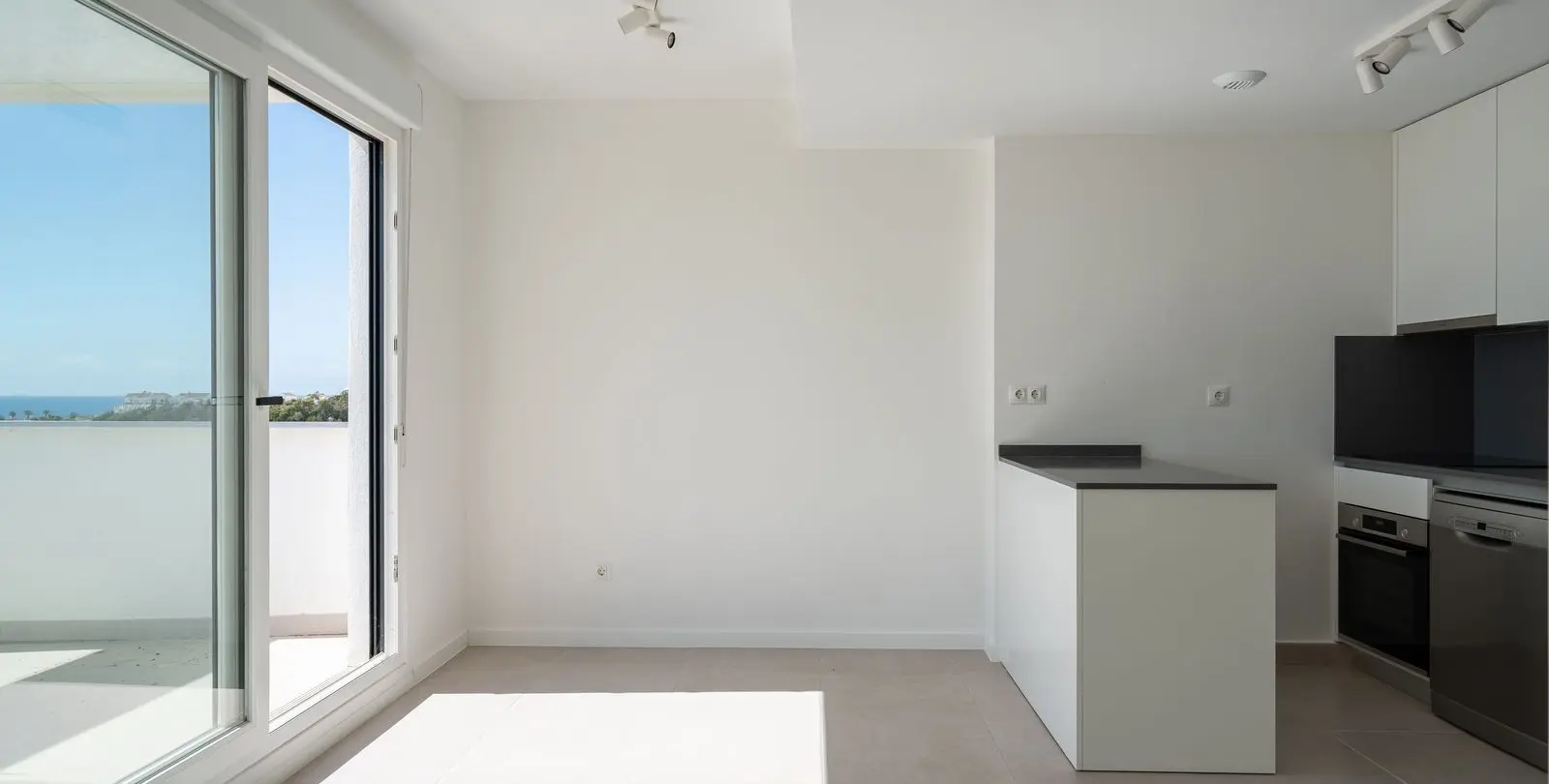Sale of penthouse in Estepona 5