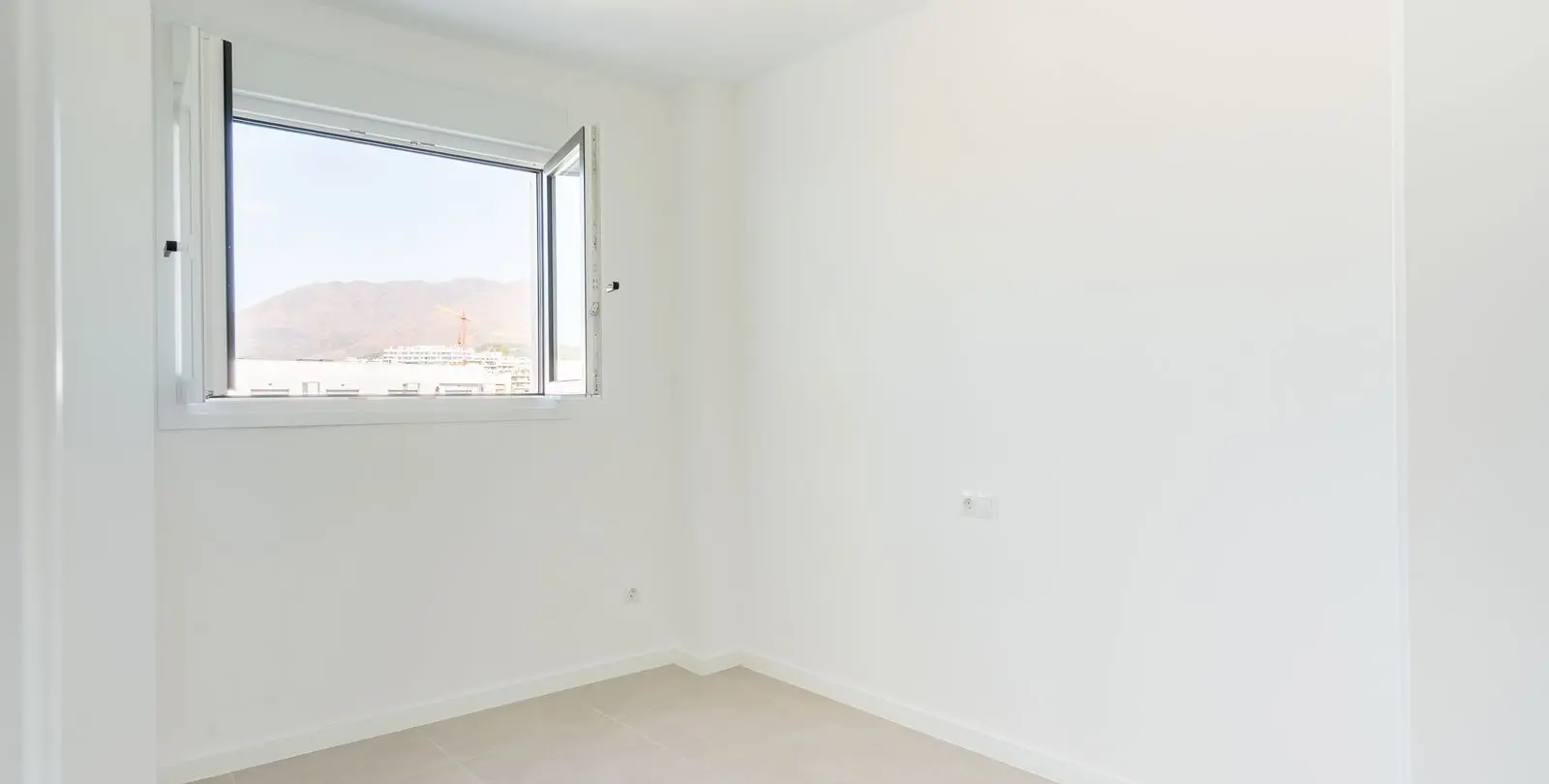 Sale of penthouse in Estepona 10