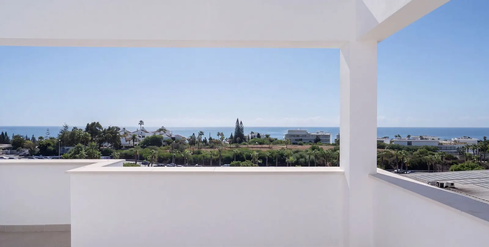 Sale of penthouse in Estepona 18