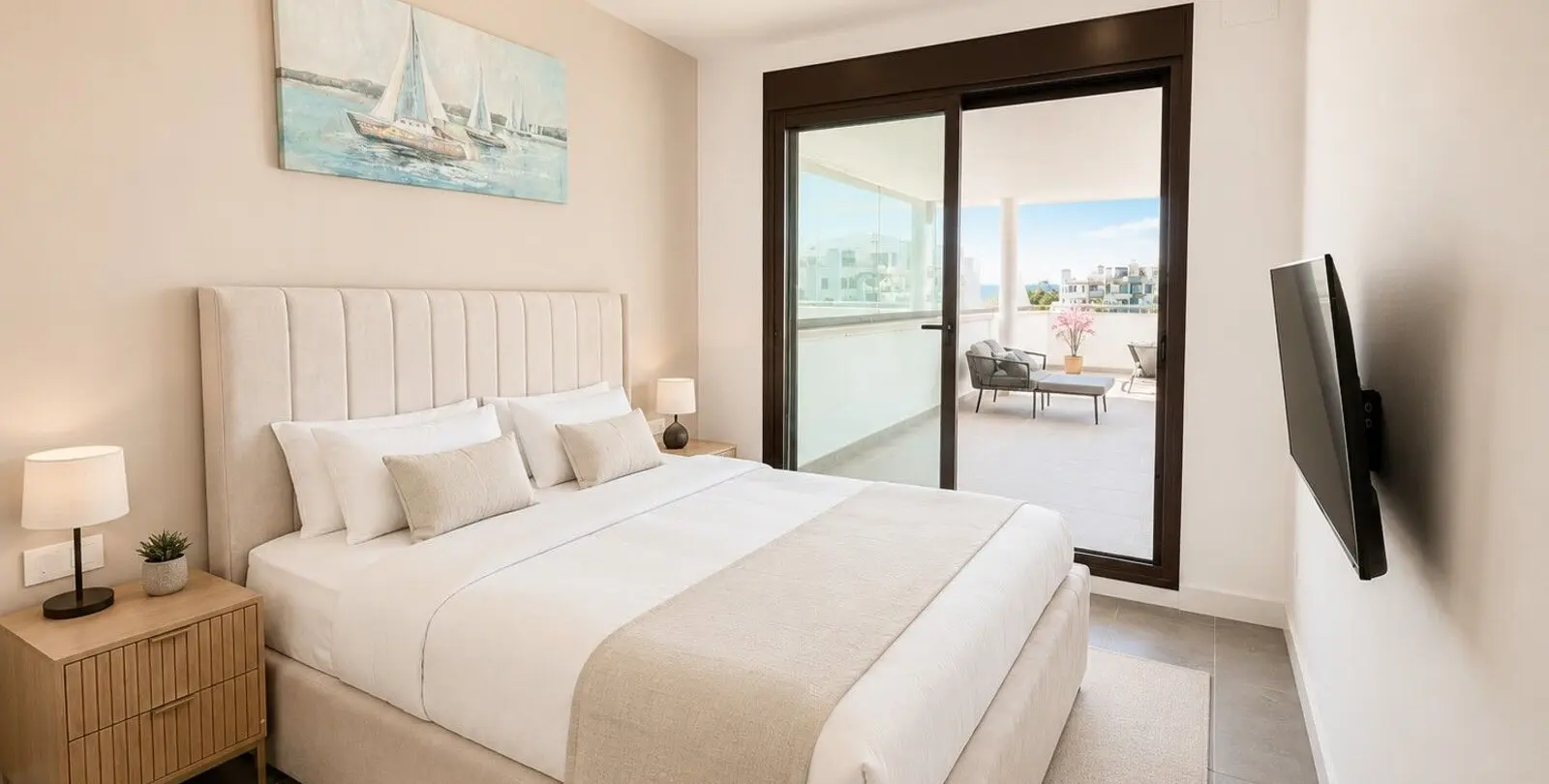 Sale of middle floor apartment in Estepona 5