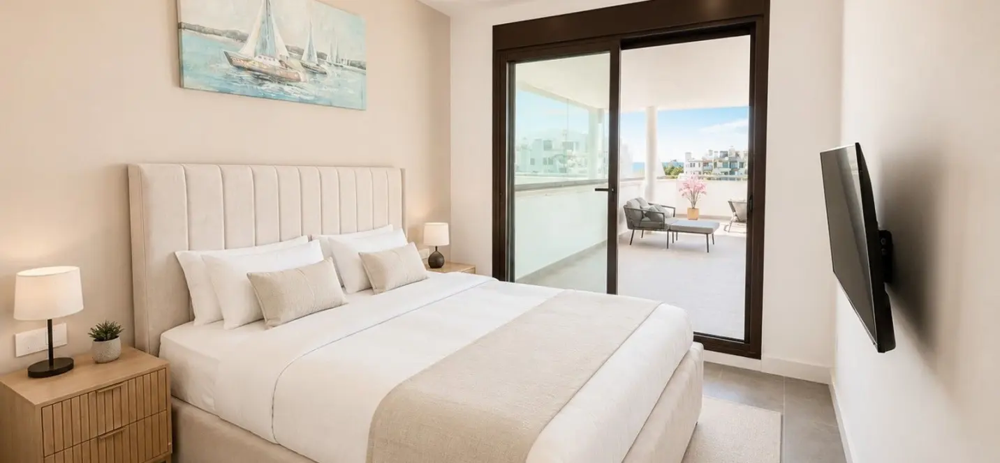 Sale of middle floor apartment in Estepona 4